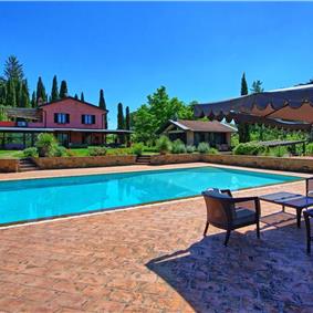 5 bedroom villa with pool and tennis court near San Gimignano, sleeps 10